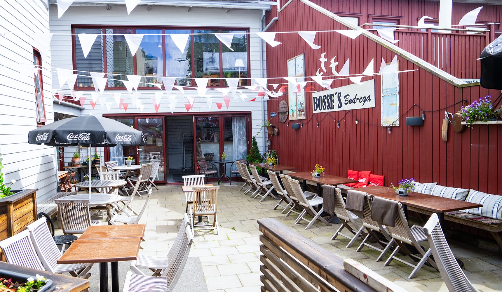Bakgårds cafe bosses bodega
